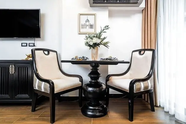 Boutique Queen Room