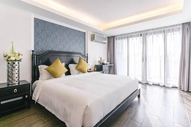 Deluxe Parent-Child Room