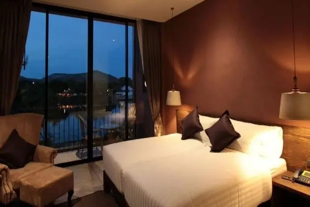Deluxe River View Room