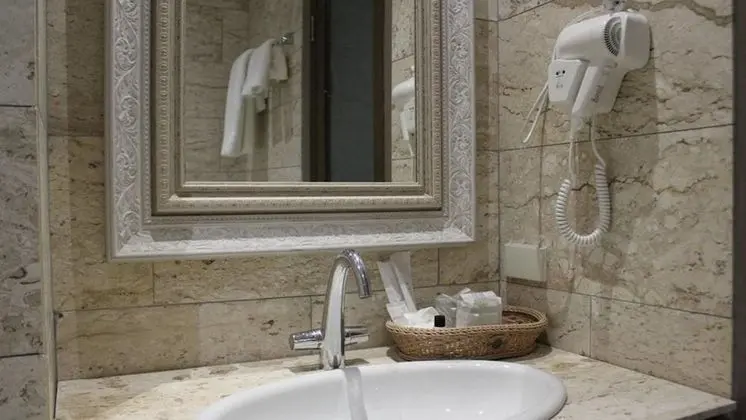 Deluxe River View Room with Bathtub