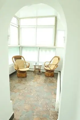 Family Villa, Sigara İçilmez