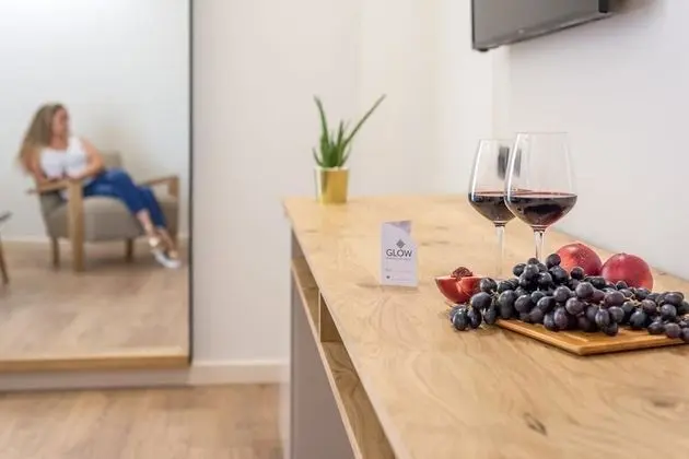 Tek Büyük veya İki Ayrı Yataklı Oda, Balkon, Kısmi Deniz Manzaralı