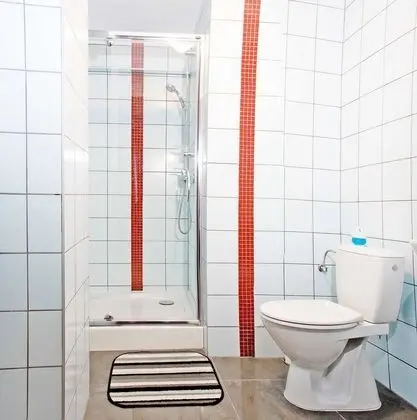 Economy Dört Kişilik Oda, Ortak Banyo
