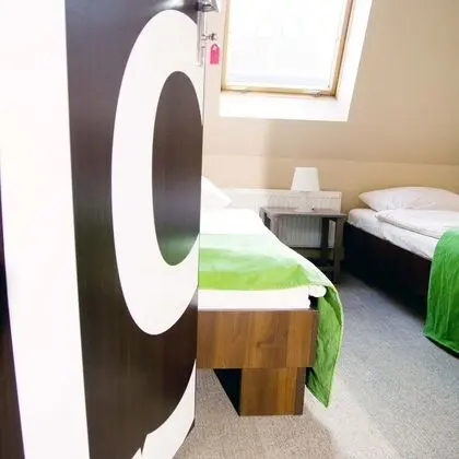 Economy Üç Kişilik Oda, Ortak Banyo