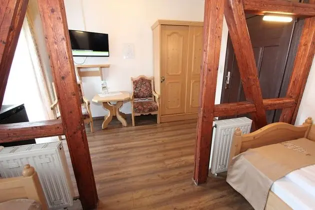 Tek Büyük veya İki Ayrı Yataklı Oda, Balkon