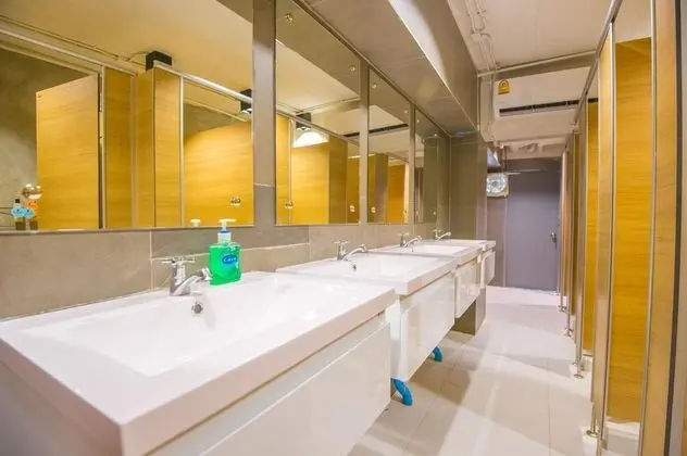 Yatakhanede Yatak With Shared Bathroom