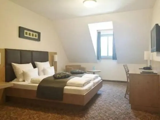 Comfort Tek Büyük Yataklı Oda
