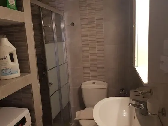 Ev, 2 Yatak Odası, Sigara İçilebilir, Teras