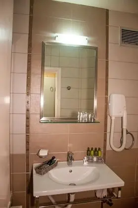 Tek Büyük veya İki Ayrı Yataklı Oda, Dağ Manzaralı