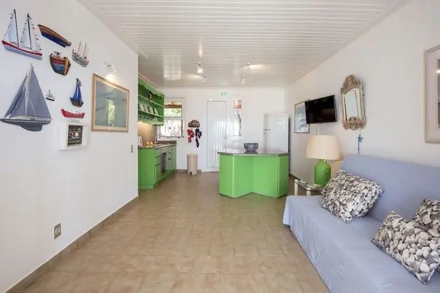 Standard Apart Daire, 2 Yatak Odası, 2 Banyolu, Denize Sıfır