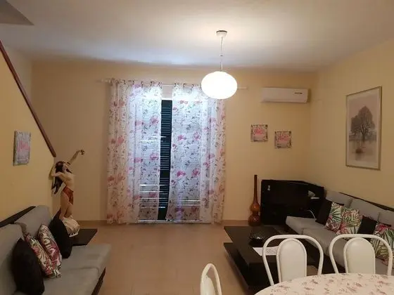 Ev, 2 Yatak Odası, Sigara İçilebilir, Balkon