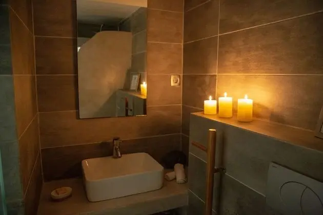 Standard Tek Büyük veya İki Ayrı Yataklı Oda (Semi Basement)
