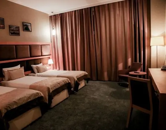 Deluxe Üç Kişilik Oda, Birden Çok Yatak