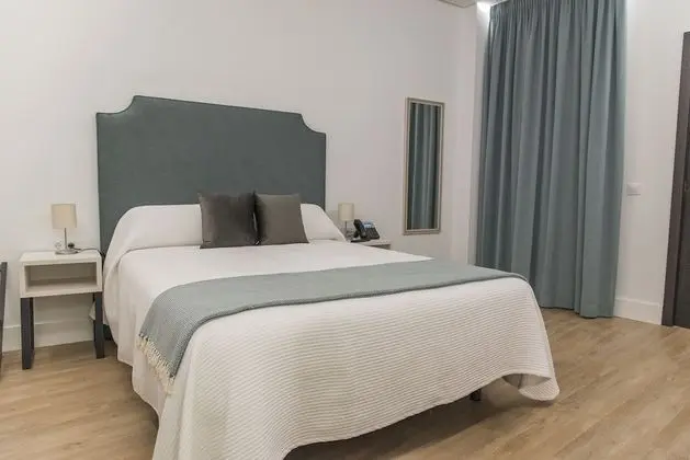 Tek Büyük Yataklı Oda (Exterior)