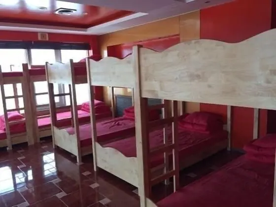 Ortak Ranzalı Oda, Sadece kadınlar için (18 persons)