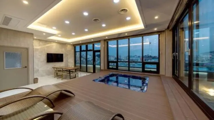 Çatı Katı Süiti (Penthouse)