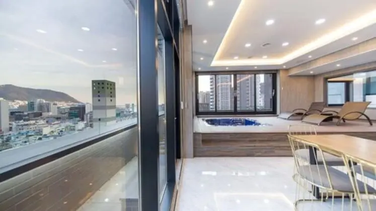Çatı Katı Süiti (Penthouse)