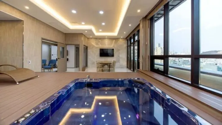 Çatı Katı Süiti (Penthouse)