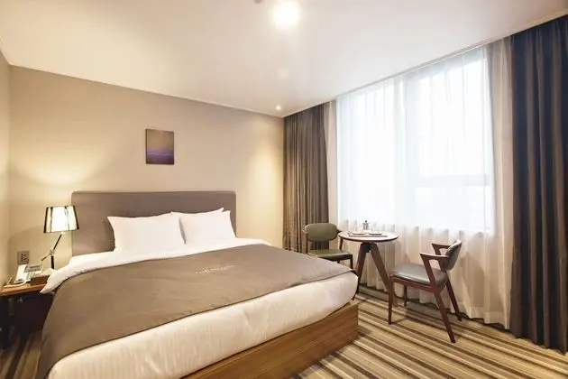Deluxe Tek Büyük Yataklı Oda