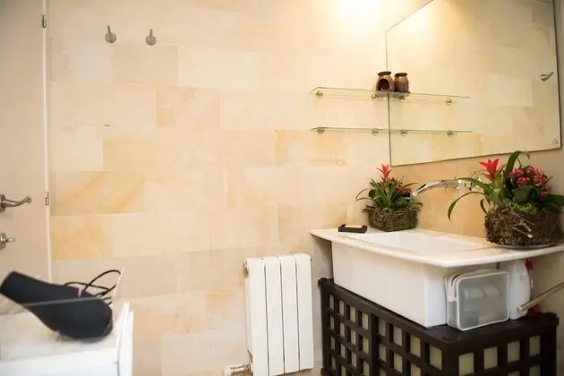 Tek Büyük Yataklı Oda, Ortak Banyo