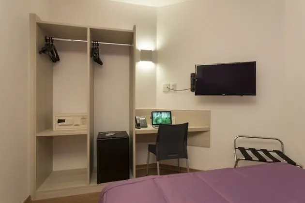 Standard Tek Büyük Yataklı Oda