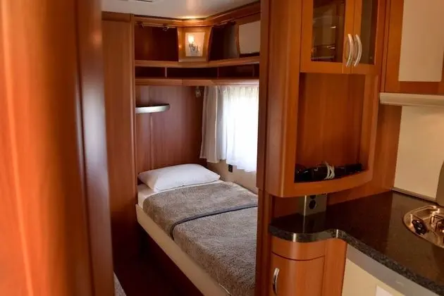 Standard Karavan, 1 Yatak Odası, Göl Manzaralı
