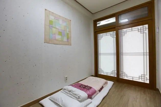 Korean Style Double Room with Private Shower Booth and Toilet (Free Korean Style Breakfast)