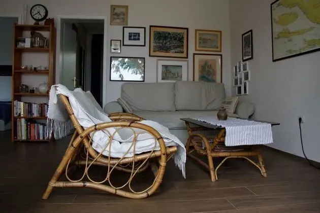 Ev (Goa - 150 m from sea - H(4+2))