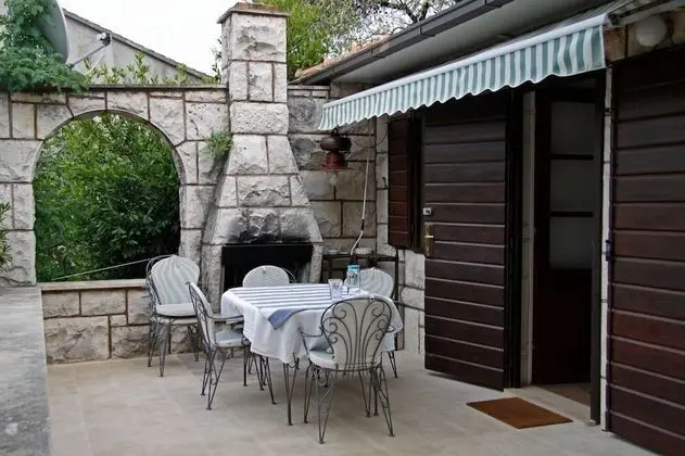 Ev (Goa - 150 m from sea - H(4+2))