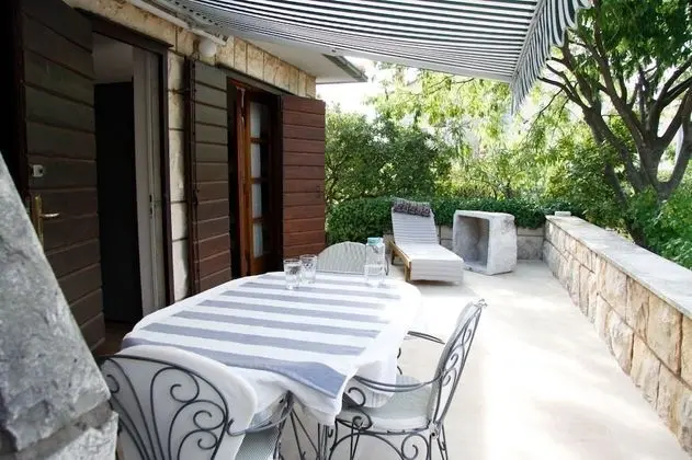 Ev (Goa - 150 m from sea - H(4+2))