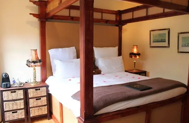 Oda (Double Room 3 Golden Glen)
