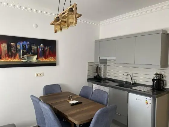 Apart 1+1 Oda, Kara veya Havuz Manzaralı, Mutfaklı