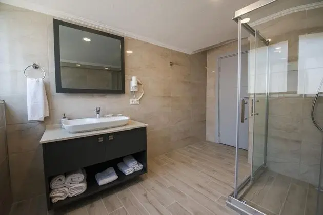 Çatı Katı Oda, Bahçe Manzaralı, Balkonlu