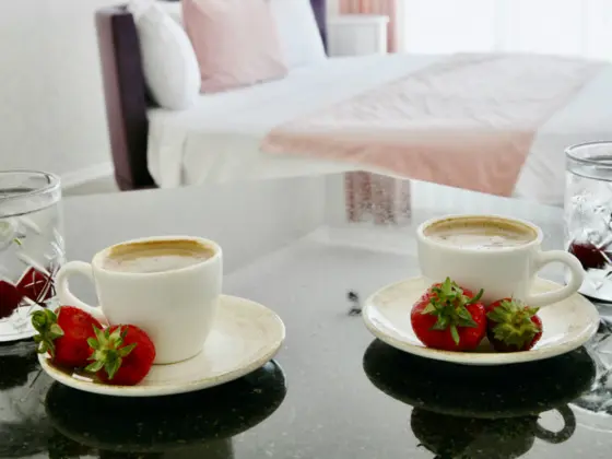 Honeymoon Suite, Havuz Manzaralı