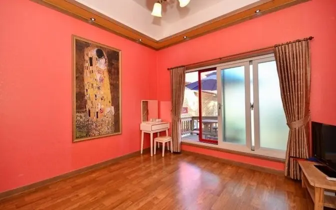 Oda (Chandler (duplex))