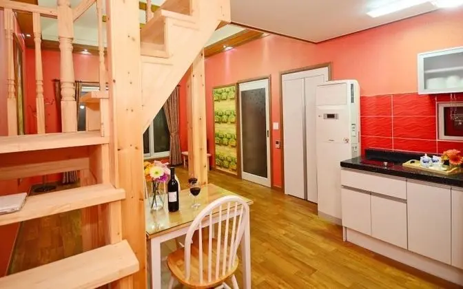 Oda (Chandler (duplex))