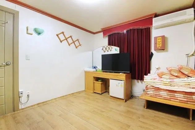 Oda (Korean Room (3 People))