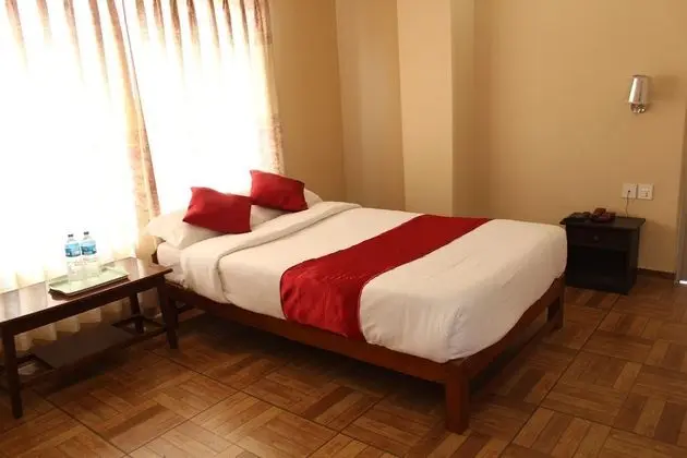 Tek Büyük Yataklı Oda, Şehir Manzaralı, Göl Kenarı