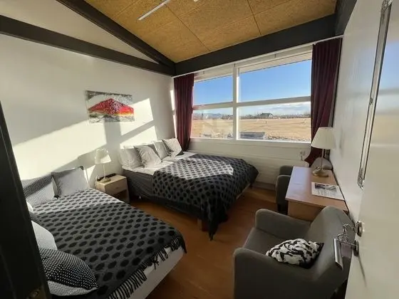 Tek Büyük veya İki Ayrı Yataklı Oda, Ortak Banyo