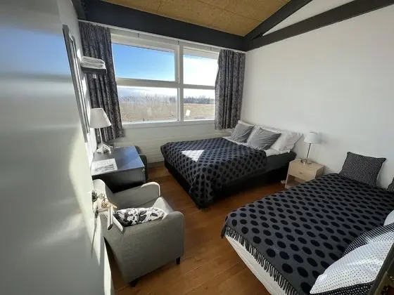 Tek Büyük veya İki Ayrı Yataklı Oda, Ortak Banyo