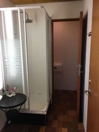 Tek Kişilik Oda, Ortak Banyo