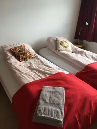 Üç Kişilik Oda, Ortak Banyo