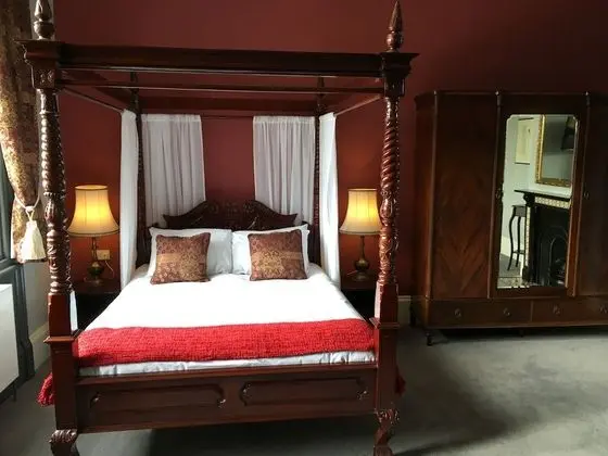 Deluxe Oda (Four Poster Bed)