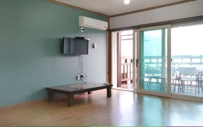 Oda (A102 (Ondol Room))