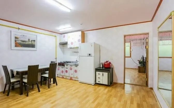 Oda (Half moon room)