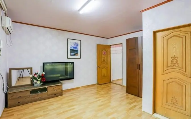 Oda (Half moon room)