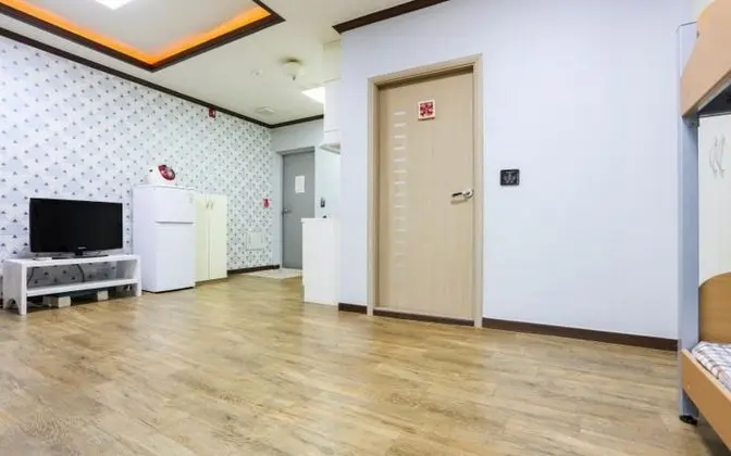 Oda (Room 102)