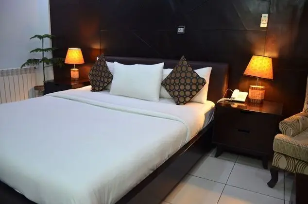 Deluxe Tek Büyük Yataklı Oda