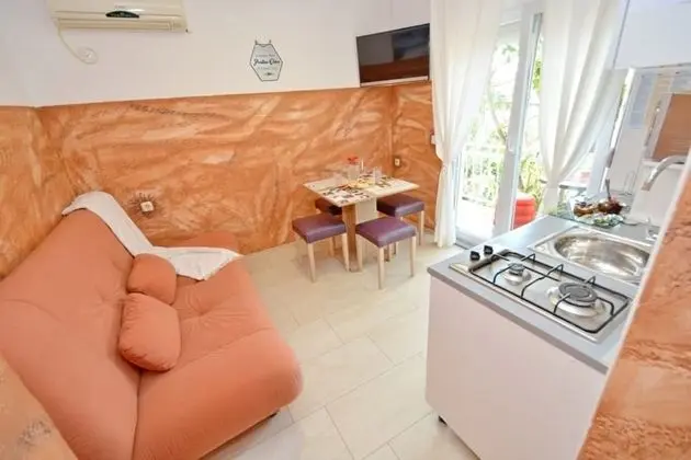 Apart Daire (Goga - with free parking - A2(2+1))