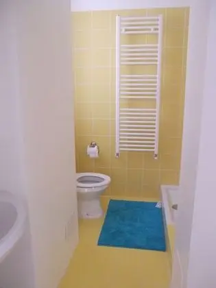 Büyük Yataklı Tek Kişilik Oda